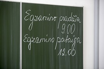 Abiturientai pradeda egzaminų sesiją