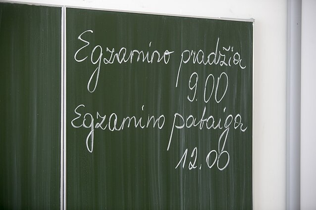 Abiturientai pradeda egzaminų sesiją