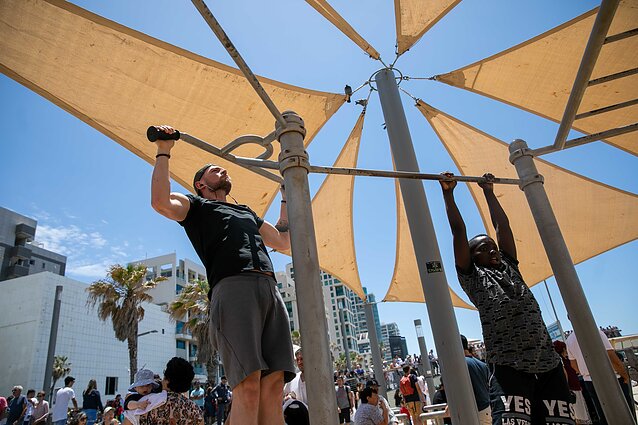 Tel Avive – šventinis šurmulys