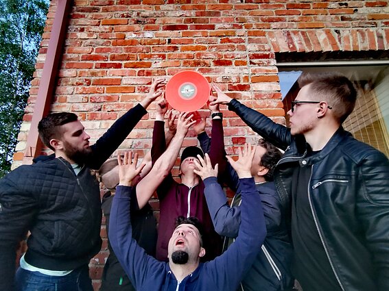 „Antikvariniai Kašpirovskio dantys“ perleido savo plokštelę