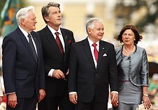 Lietuvos prezidentas Valdas Adamkus, Ukrainos prezidentas Viktoras Juščenka ir Lenkijos prezidentas Lechas Kaczynskis