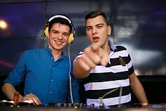 Radistai Jonas Nainys (kairėje) ir Rolandas Mackevičius