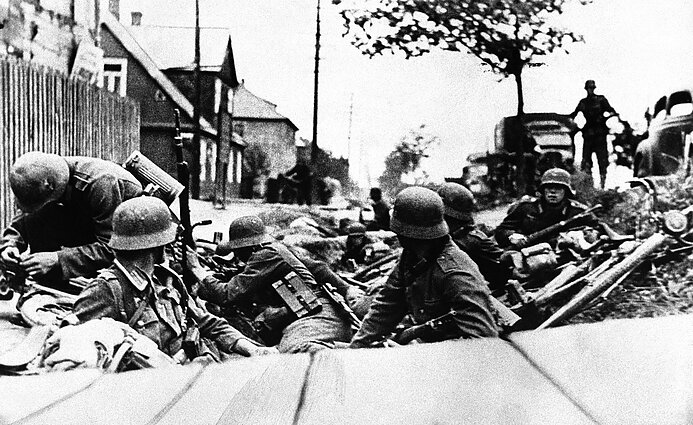 Vokiečių kariai Kaune 1941 m. Vokiečių kariai Kaune 1941 m.