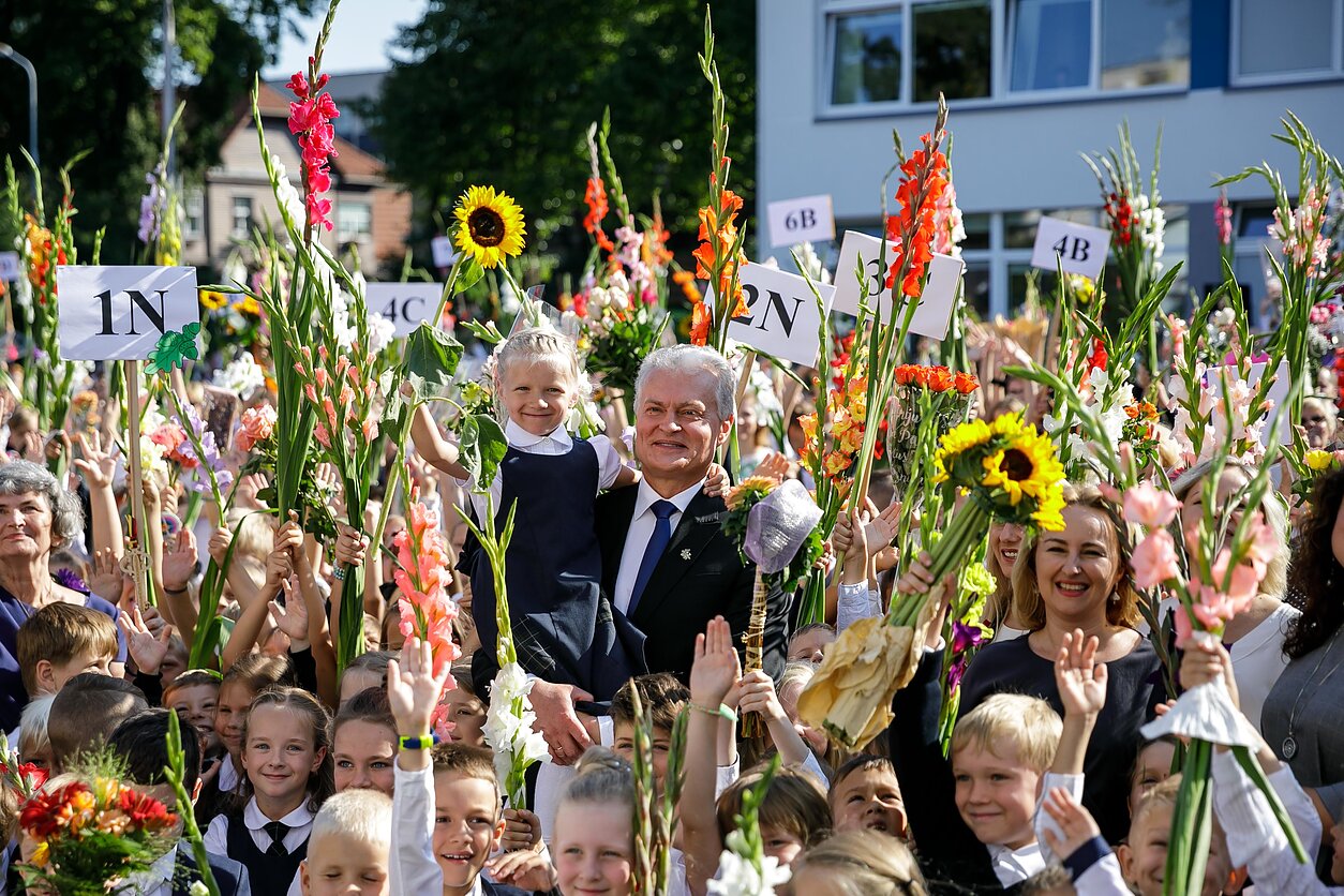 Gitanas Nausėda mokslo metų pradžioje