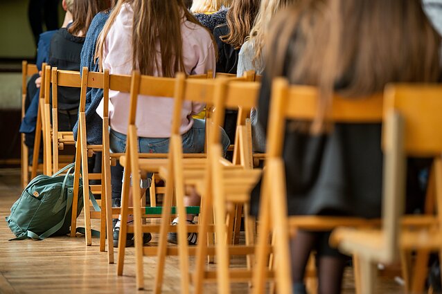Maištas, stresas ar slegiančios problemos: ką išduoda vaikų bėgimas iš pamokų?