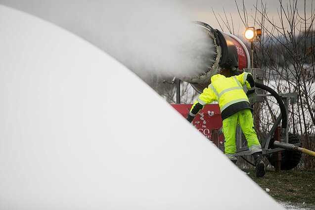 Liepkalnyje gaminamas dirbtinis sniegas