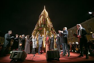 Vilniaus Rotušės Kalėdų eglė ir šventinis traukinukas