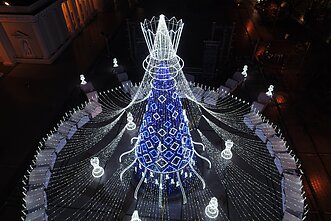 Vilniaus Kalėdų eglė Katedros aikštėje, oficialaus įžiebimo išvakarėse