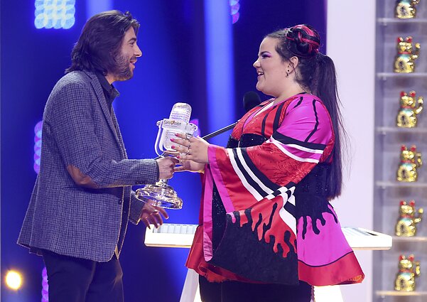 Salvadoras Sobralis, Netta Barzilai