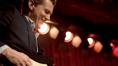 Kadras iš vaizdo klipo