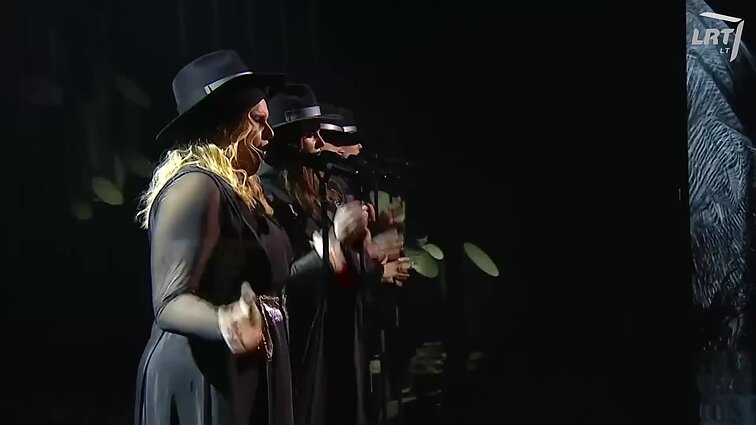 Eurovizija 2020. „The Backs“ – „Fully“