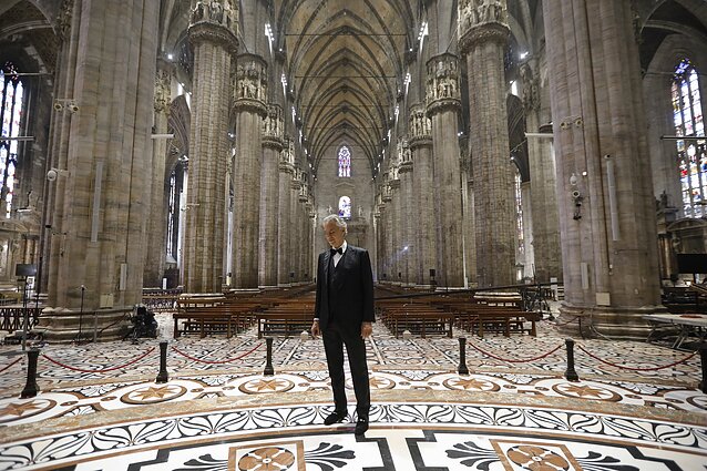 Andrea Bocelli surengė koncertą tuščioje Milano Duomo katedroje Andrea Bocelli surengė koncertą tuščioje Milano Duomo katedroje