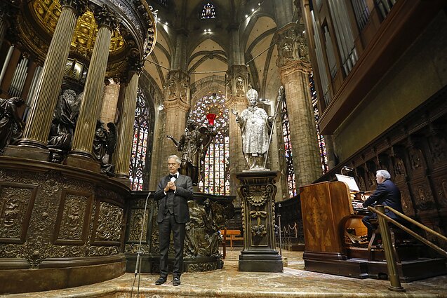 Andrea Bocelli surengė koncertą tuščioje Milano Duomo katedroje Andrea Bocelli surengė koncertą tuščioje Milano Duomo katedroje