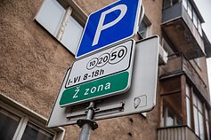 Eismas; mokėjimas už automobilio stovėjimą Eismas; mokėjimas už automobilio stovėjimą