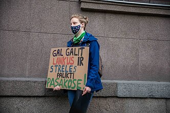 Protestas prieš medžioklės su lankais įteisinimą