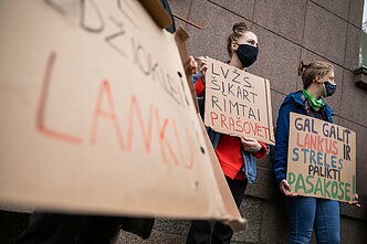 Protestas prieš medžioklės su lankais įteisinimą