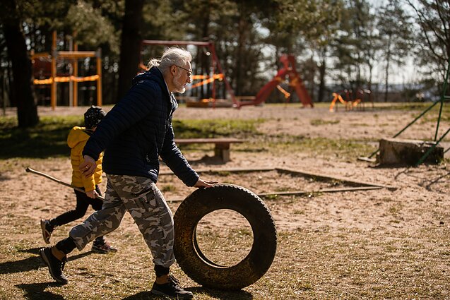 Senatvė. Senjorai. Asociatyvi