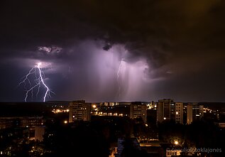 Žaibai virš Vilniaus