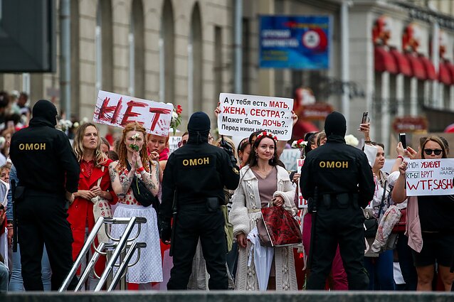 Moterų solidarumo eisena Minske