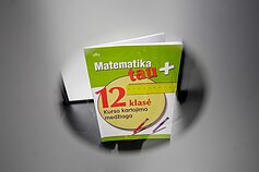 Nacionalinėje dailės galerijoje pristatyta Jolitos Vaitkutės ir Andriaus Mamontovo instaliacija „Skambina“