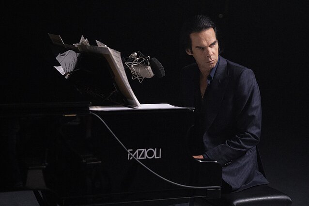 Nickas Cave`as