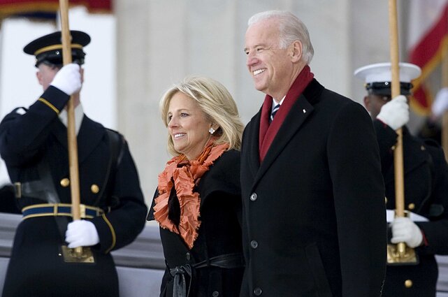 Joe Bidenas su žmona Jill Biden