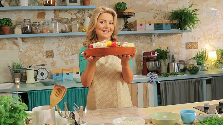 Beatos virtuvė. Įdarytos paprikos, naminis ledų tortas ir Nemiros Pumprickaitės virtuvė