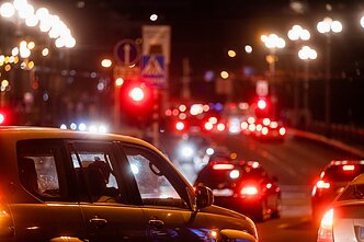 Automobilių eismas naktį Automobilių eismas naktį