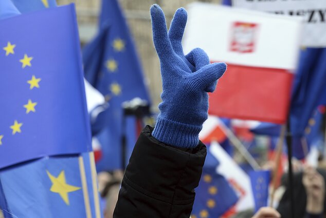Lenkijos ir Europos Sąjungos (ES) vėliavos