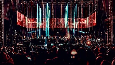 Ten Walls ir LVSO koncerto akimirka