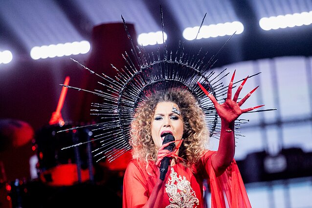Nacionalinė „Eurovizijos“ atranka 2021 m., „Black Spikes“ ir Indrė Launikonytė
