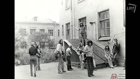 „(Pra)rasta karta“. Jaunystė