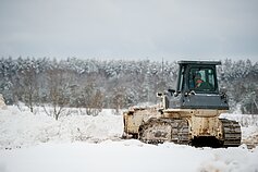 Vilniaus erdvėse sukastas sniegas vežamas į sąvartyną prie Gariūnų Vilniaus erdvėse sukastas sniegas vežamas į sąvartyną prie Gariūnų