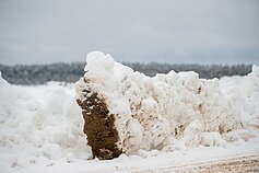 Vilniaus erdvėse sukastas sniegas vežamas į sąvartyną prie Gariūnų Vilniaus erdvėse sukastas sniegas vežamas į sąvartyną prie Gariūnų