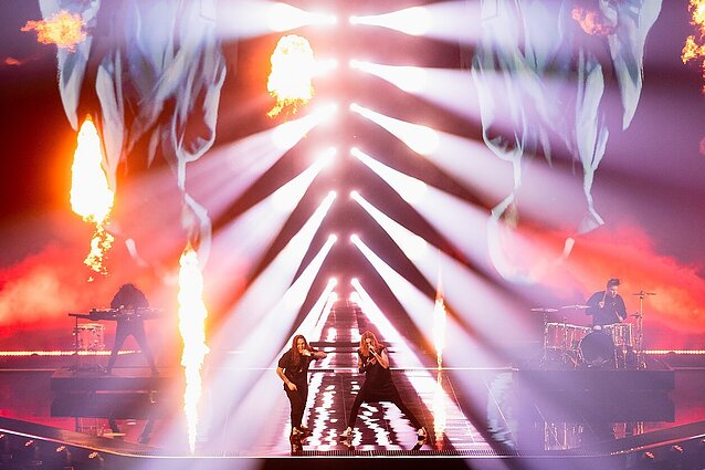 Eurovizija 2021. Antrasis pusfinalis. Suomija. „Blind Channel“ – „Dark Side“