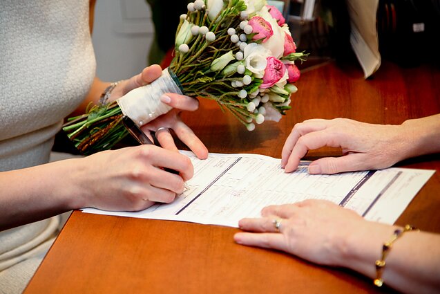 Civil partnership (associative image)