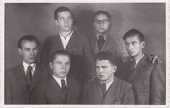 Vytautas Mačernis, Kazys Bradūnas ir kiti apie 1940 m.