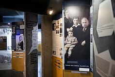 Tolerancijos centro nuolatinė ekspozicija „Išsigelbėjęs Lietuvos žydų vaikas pasakoja apie Šoa“ Tolerancijos centro nuolatinė ekspozicija „Išsigelbėjęs Lietuvos žydų vaikas pasakoja apie Šoa“