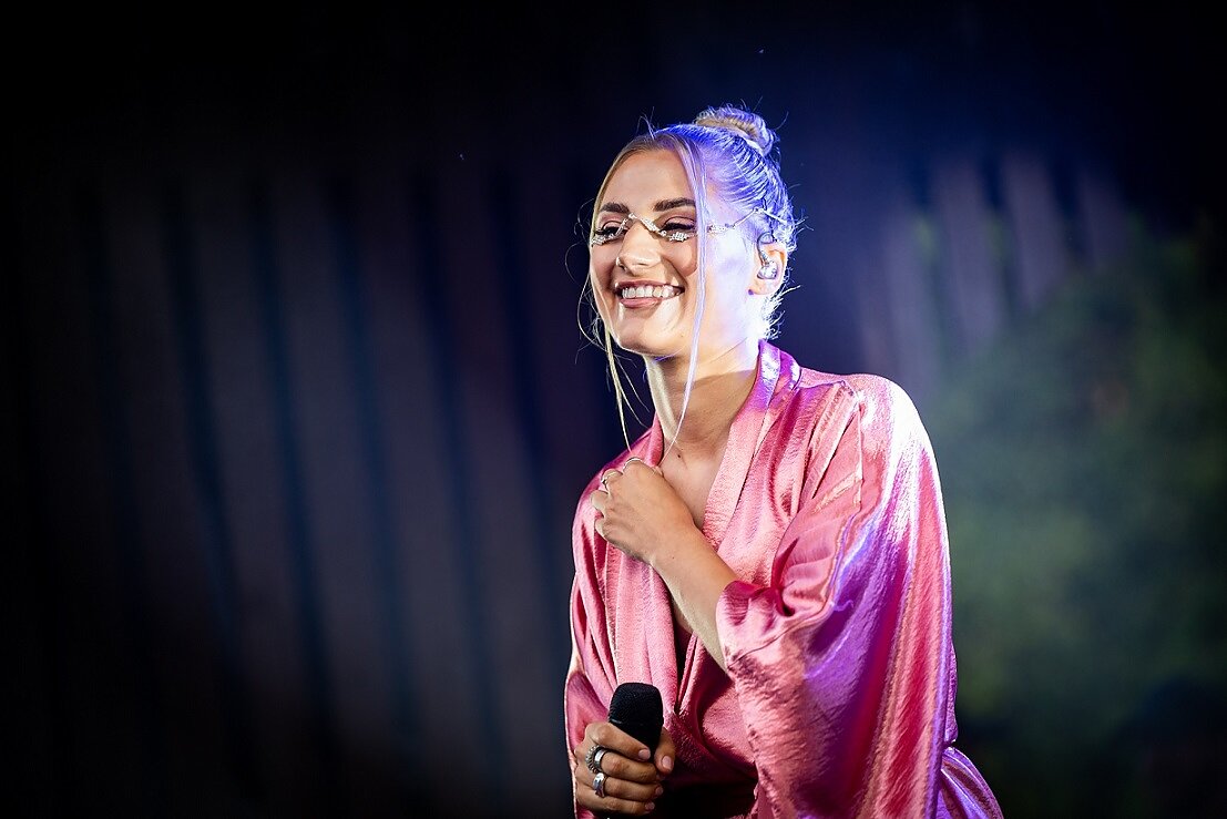 Jessicos Shy koncerto akimirka