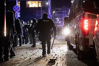 Mitingas prie Seimo peraugo į pareigūnų ir protestuotojų susirėmimą / D. Umbraso/LRT nuotr.