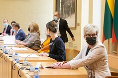 Parlamentinių partijų atstovai pasirašė susitarimą dėl švietimo (papildytas)