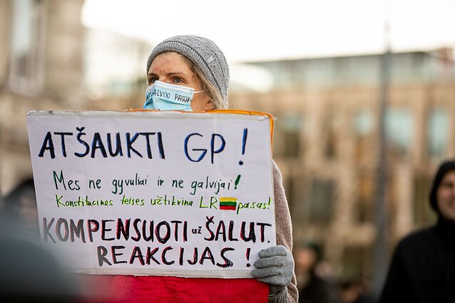 Mitingas Vilniuje prieš COVID-19 ribojimus ir vakcinaciją
