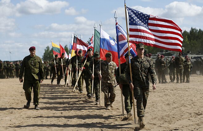 NATO kariai Lietuvoje NATO kariai Lietuvoje