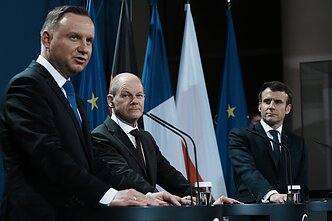  Andrzejus Duda, Olafas Scholzas ir Emmanuelis Macronas