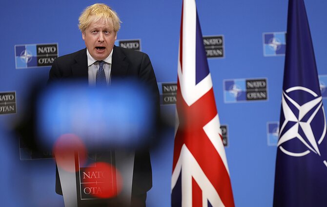  Borisas Johnsonas 