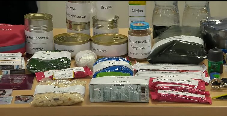 Produktai, kurių turėtų būti išvykimo krepšyje. 