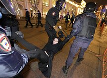 Protestai Rusijos miestuose prieš Maskvos vykdomą karą