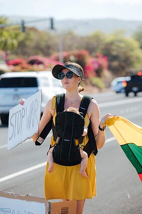 Vaiva Rykštaitė protestuoja Havajuose 