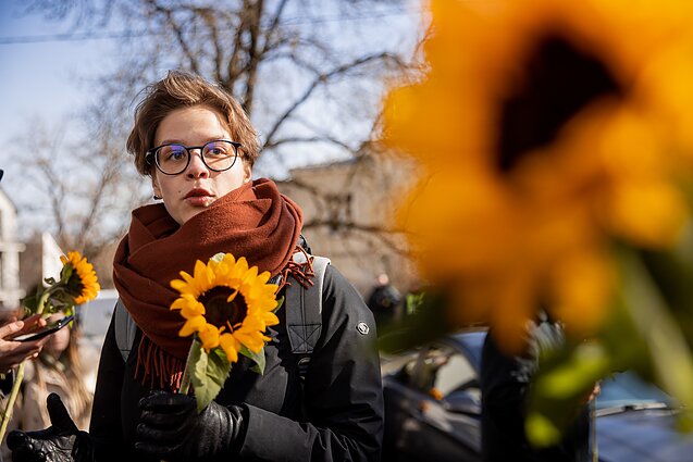 Kovo 8-ąją minint Tarptautinę moters dieną, prie Ukrainos ambasados žmonės rinkosi į akciją pareikšti solidarumo su šalies, patiriančios Rusijos invaziją, moterimis Kovo 8-ąją minint Tarptautinę moters dieną, prie Ukrainos ambasados žmonės rinkosi į akciją pareikšti solidarumo su šalies, patiriančios Rusijos invaziją, moterimis