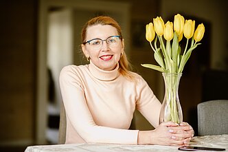 Lietuvoje saugų prieglobstį suradusi T. Lyutaya netrukus vėl mokys vaikus – jai duris atvėrė į Vilnių persikrausčiusi Charkivo mokykla. Lietuvoje saugų prieglobstį suradusi T. Lyutaya netrukus vėl mokys vaikus – jai duris atvėrė į Vilnių persikrausčiusi Charkivo mokykla.